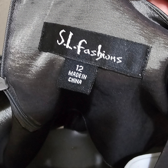 Pewter Sleeveless Formal Evening Dress size 12 EUC - Picture 7 of 9